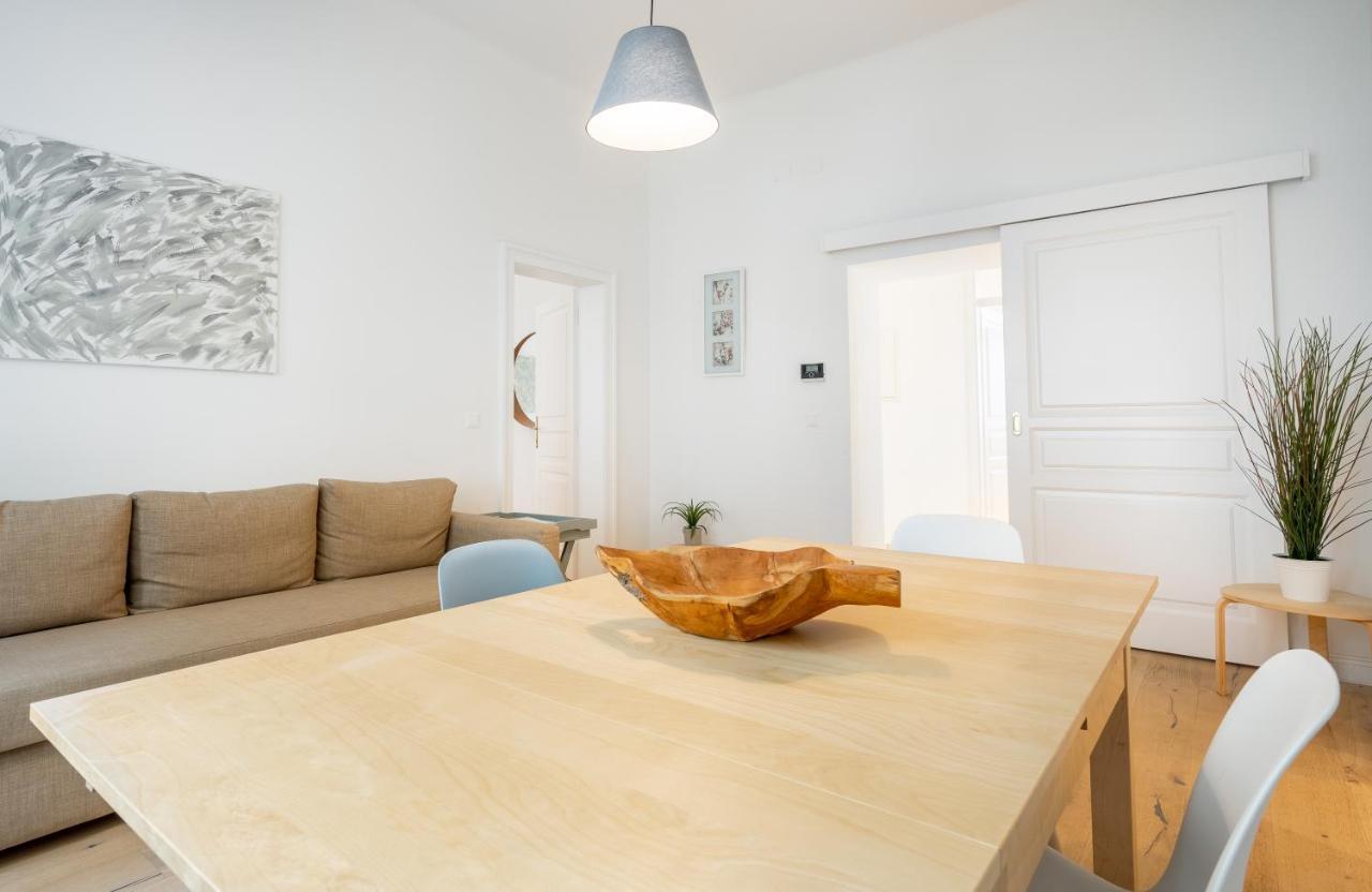 Cottageviertel - Stilvolles Apartment In Parknahe Viena Exterior foto